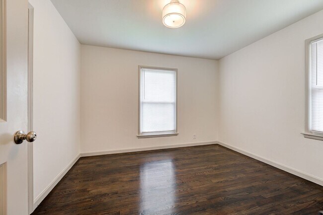 Building Photo - Charming 3-Bedroom Home Near the Capitol –...