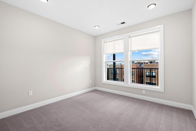 Building Photo - 751 N 6th St