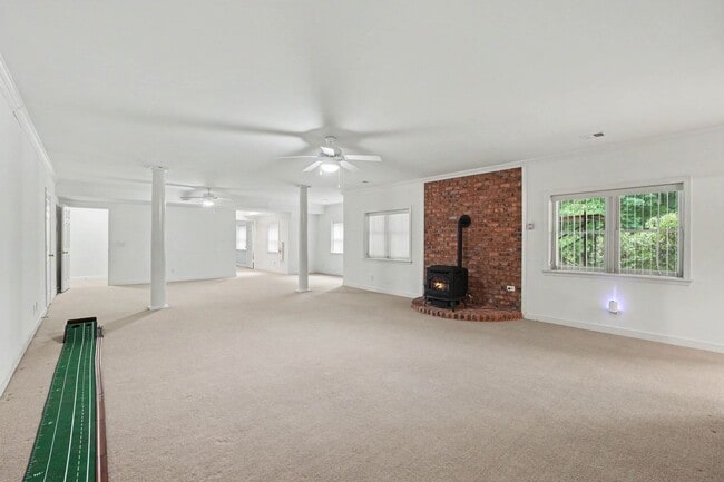 Building Photo - Ultimate Aviation Estate: Luxury 1-Level Living on 5+ Acres Near Downtown Fredericksburg