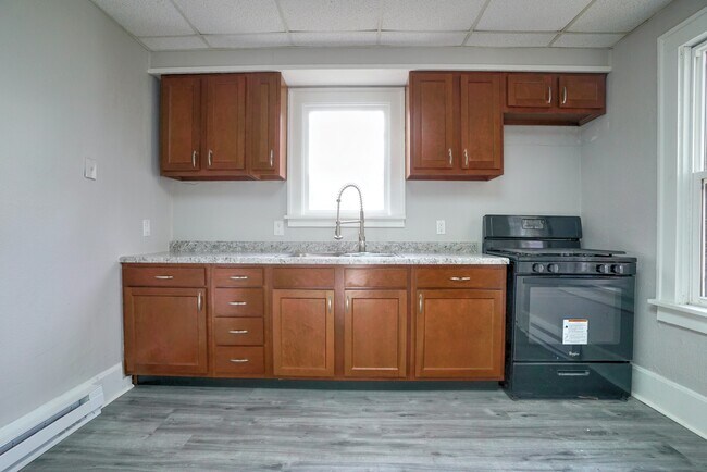 Building Photo - 501 N Eddy St