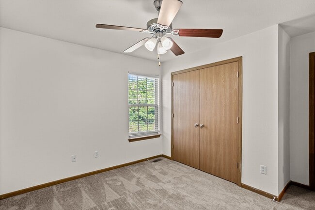 Building Photo - 701-703 Glenstone Dr.