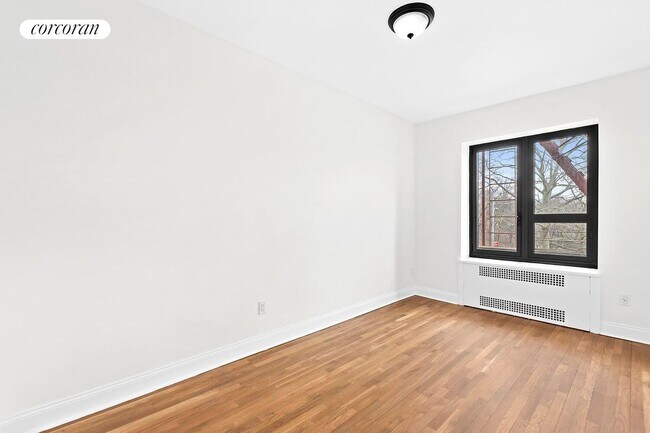 Building Photo - 420-424 Central Prk W