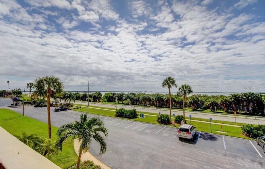 Building Photo - 9 Forbes Pl