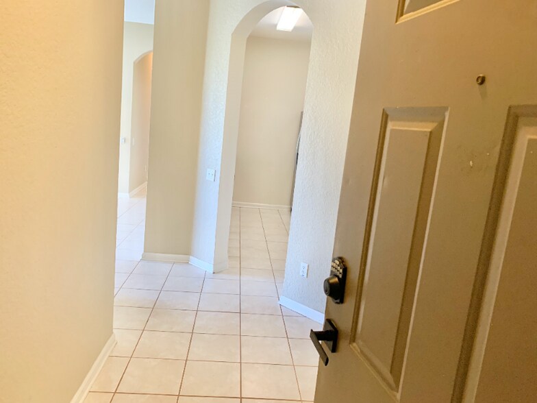 Building Photo - 1212 S Hiawassee Rd