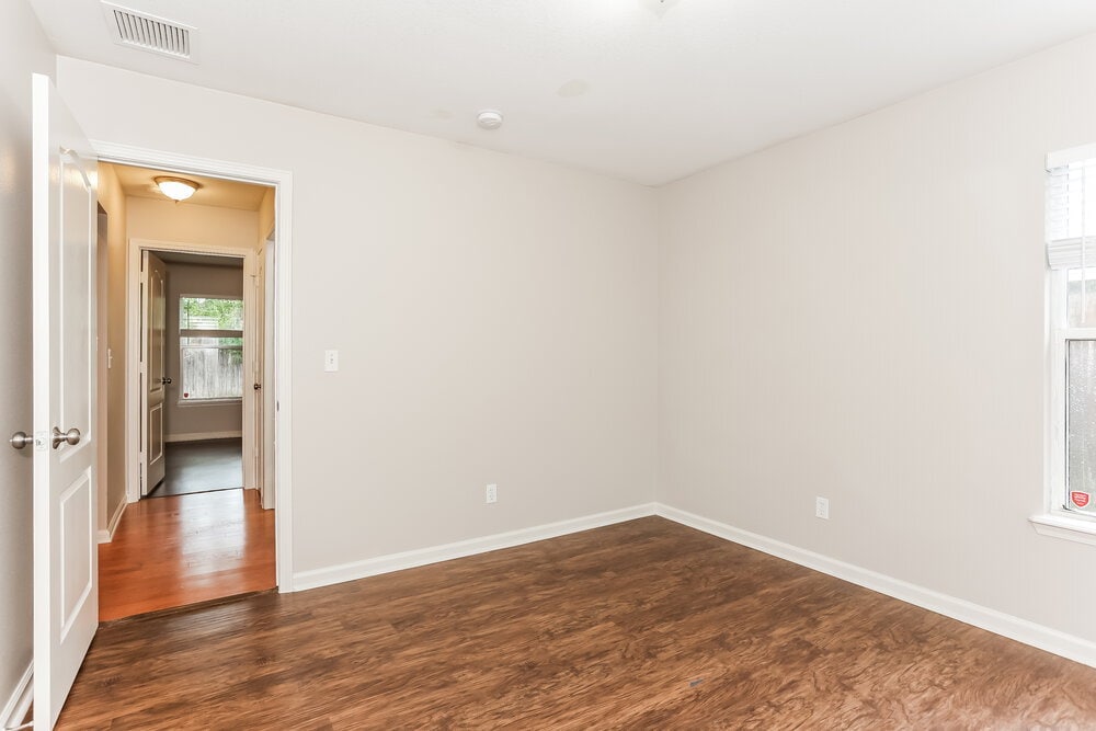 Building Photo - 14090 Crestwick Dr W