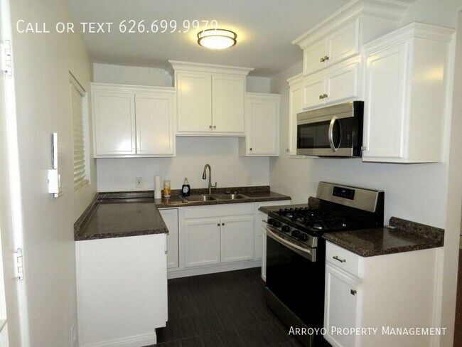 Building Photo - 808 Beckville St
