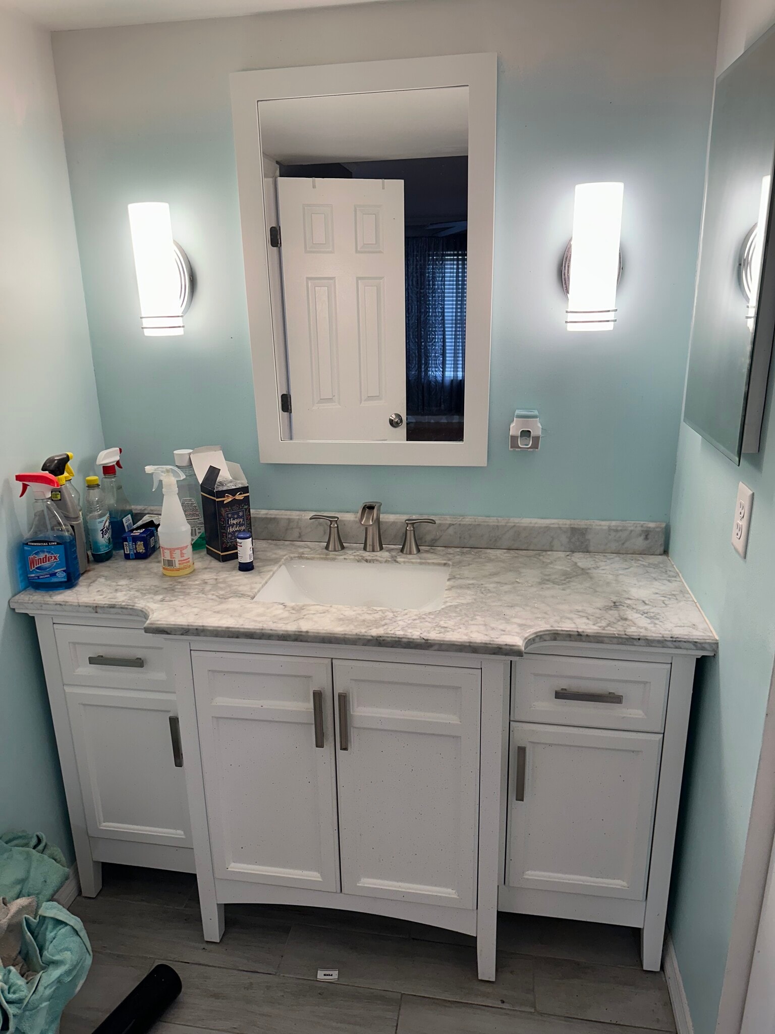 Building Photo - 1049 SW Aswan Ave