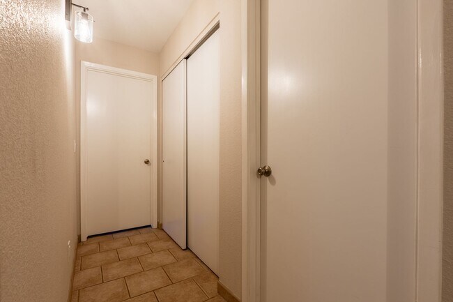 Building Photo - ?? 4 Bed / 2 Bath Mesa del Sol Home with Golf Course Views | Furnished or Unfurnished Option Avai...