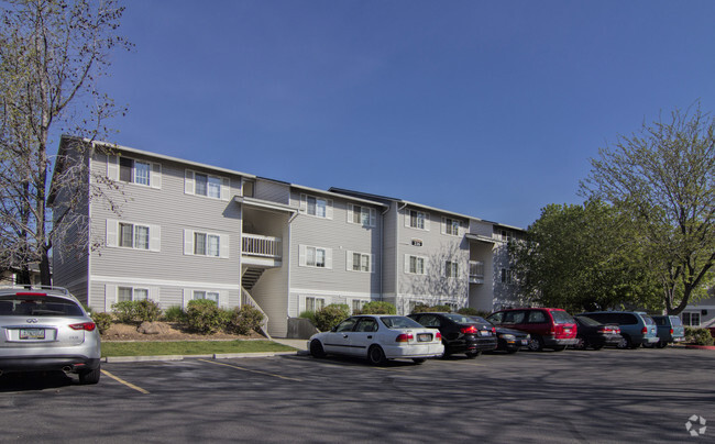 Primary Photo - Towne Square Apartments