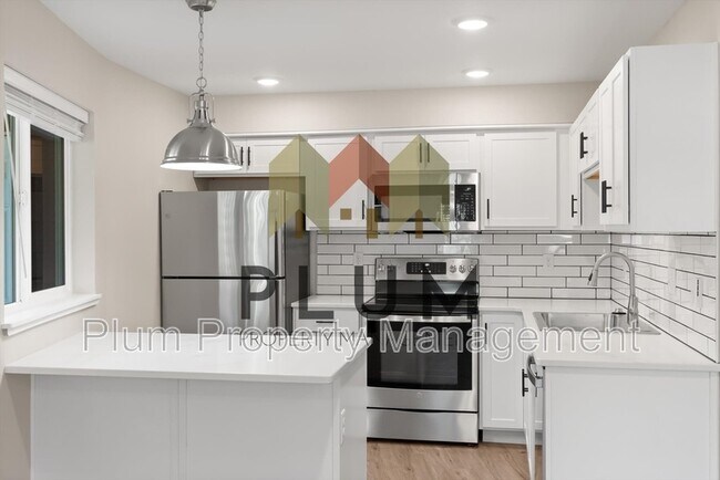 Building Photo - 705 Cleveland St