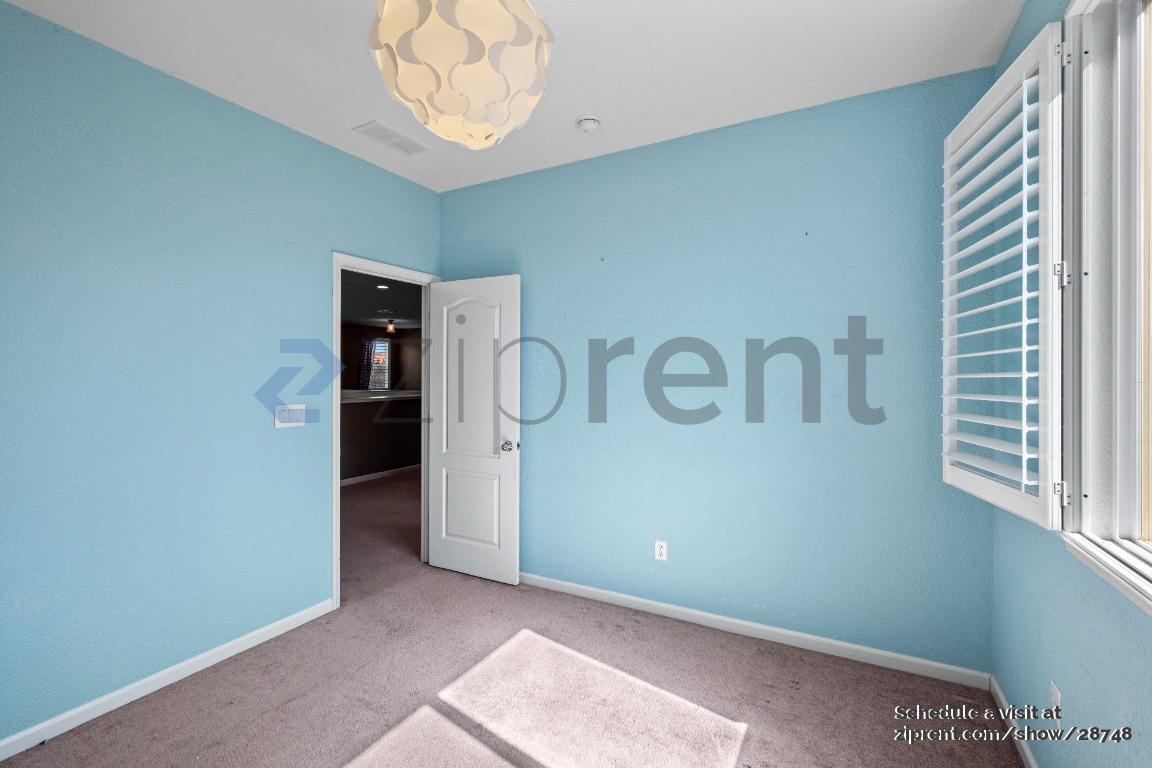Building Photo - Unit