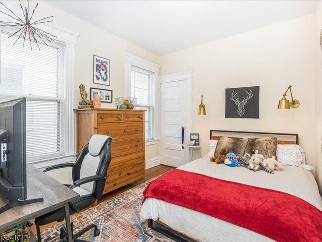 Building Photo - 190 Hillside Ave