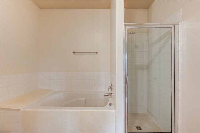Building Photo - 734 Mill Spring Ct