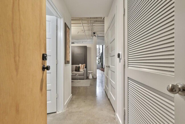 Building Photo - 675 Greenwood Ave NE