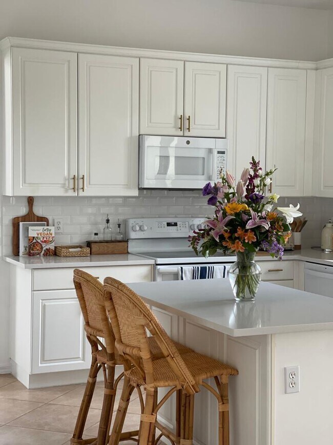 Building Photo - 4600 Mariners Cove Dr