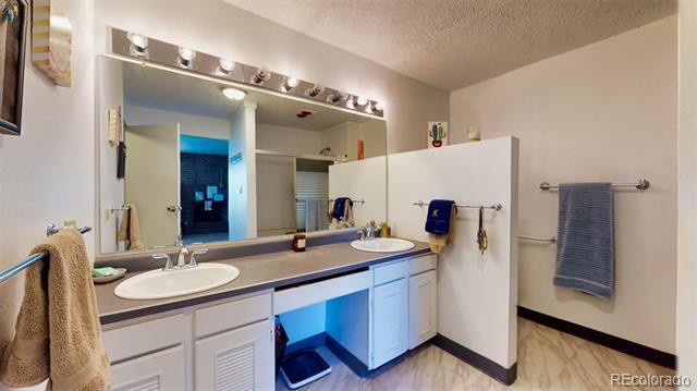 Building Photo - 555 E 10th Ave