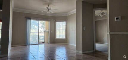 Building Photo - Charming 2-Bedroom, 2-Bathroom Condo in Se...