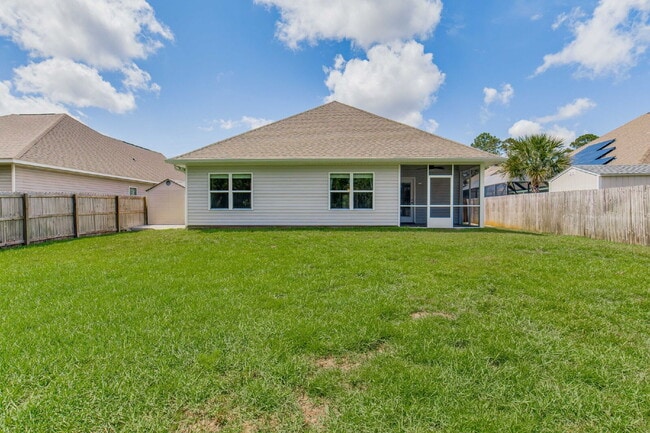 Building Photo - Welcome to this exquisite 4-bedroom, 2-bat...