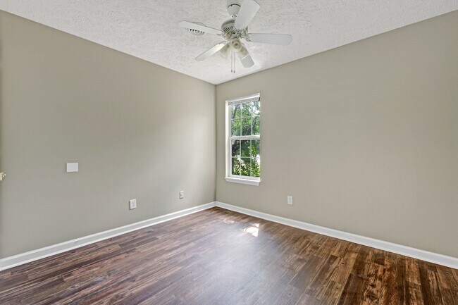 Building Photo - Move-In Ready 3B/2B Nashville Home!