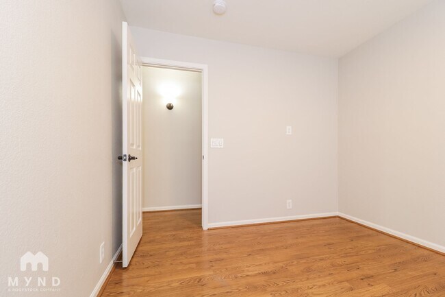 Building Photo - 10257 W Pasadena Ave