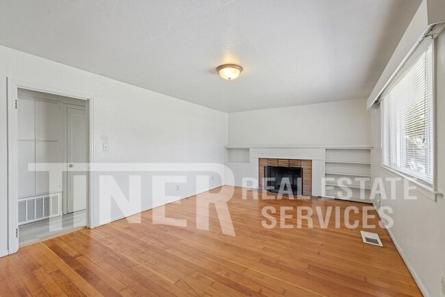 Building Photo - 3837 Marshall Ave