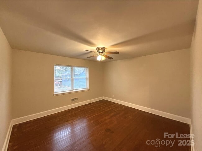 Building Photo - 1522 Browns Ave