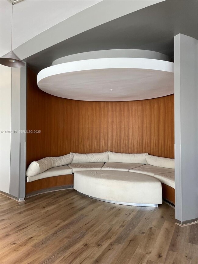 Building Photo - 10275 Collins Ave