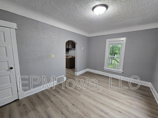 Building Photo - 642 Dawson St