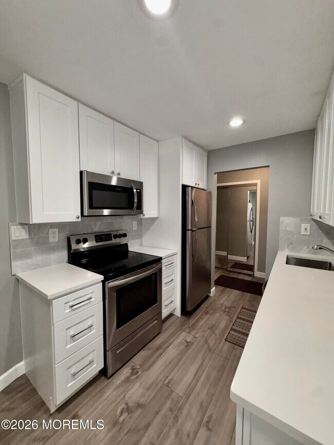 Building Photo - 119 Amberly Dr