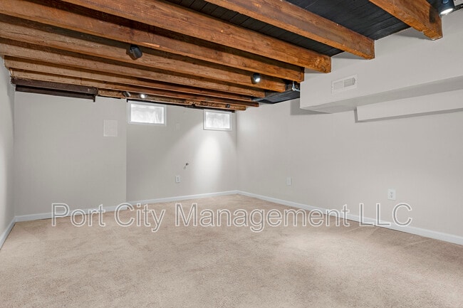 Building Photo - 434 E Fort Ave