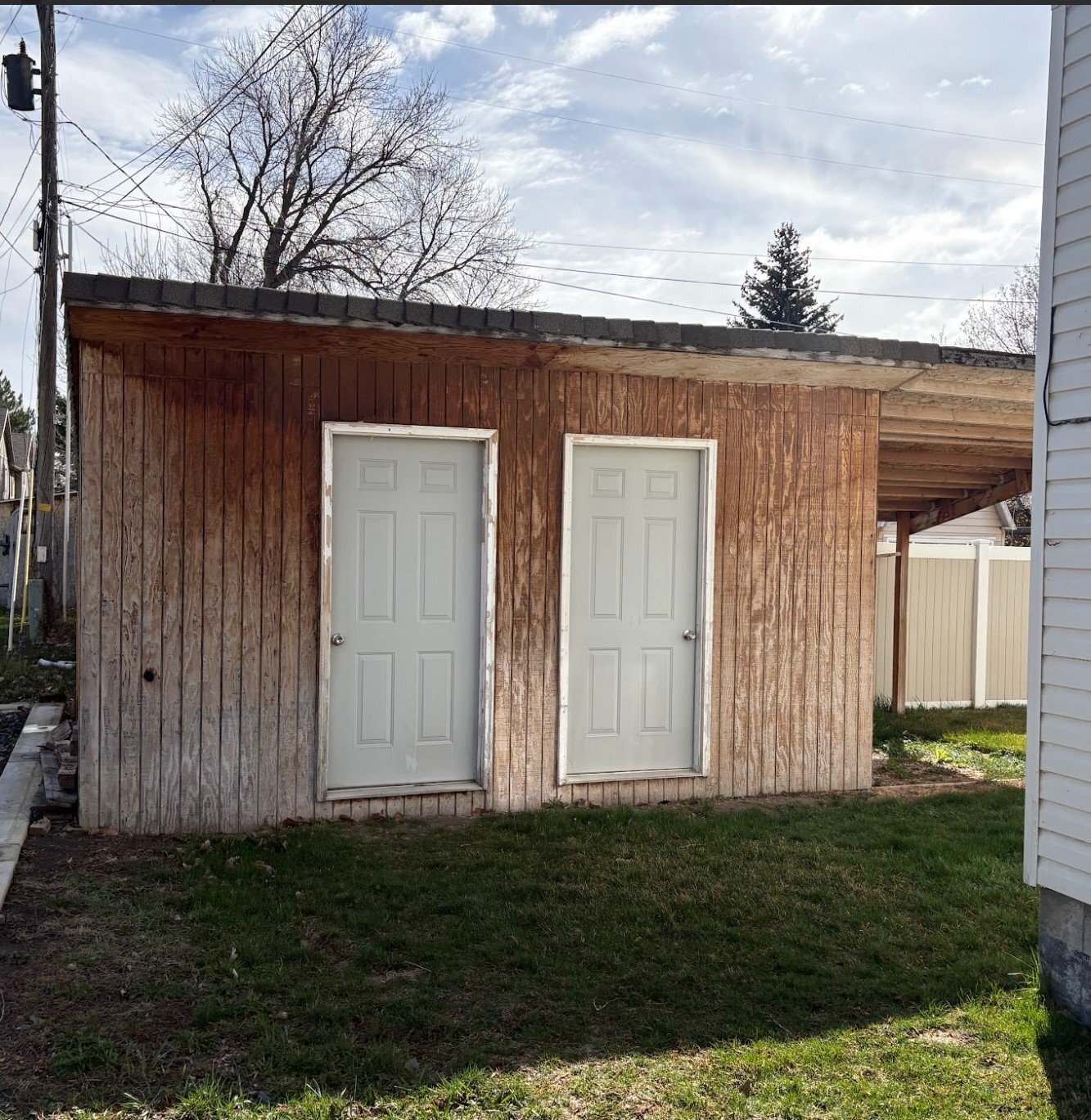 Building Photo - 237 S 4th W