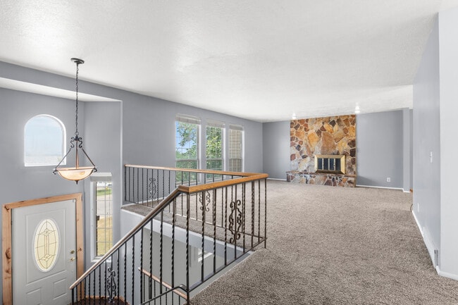 Building Photo - 2545 S 500 W