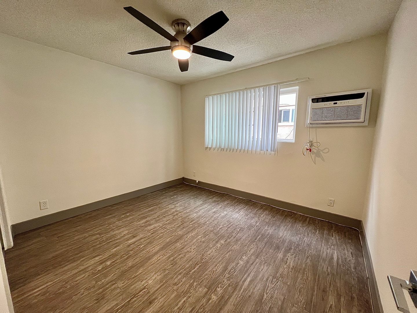 Building Photo - 12727 Matteson Ave