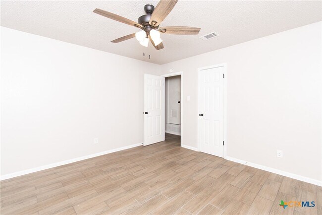 Building Photo - 314 Sunset Ln