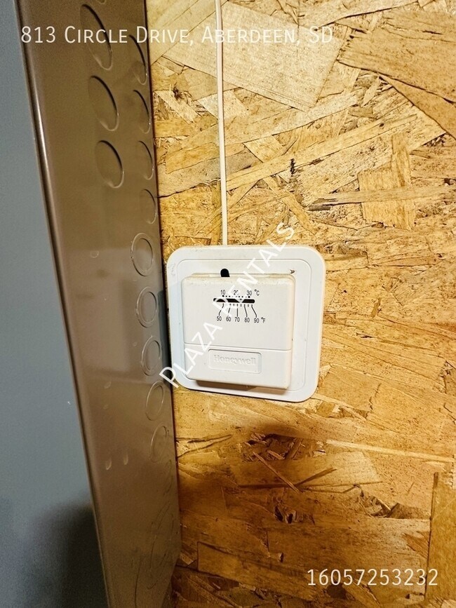 Building Photo - 1624 6th Ave SW