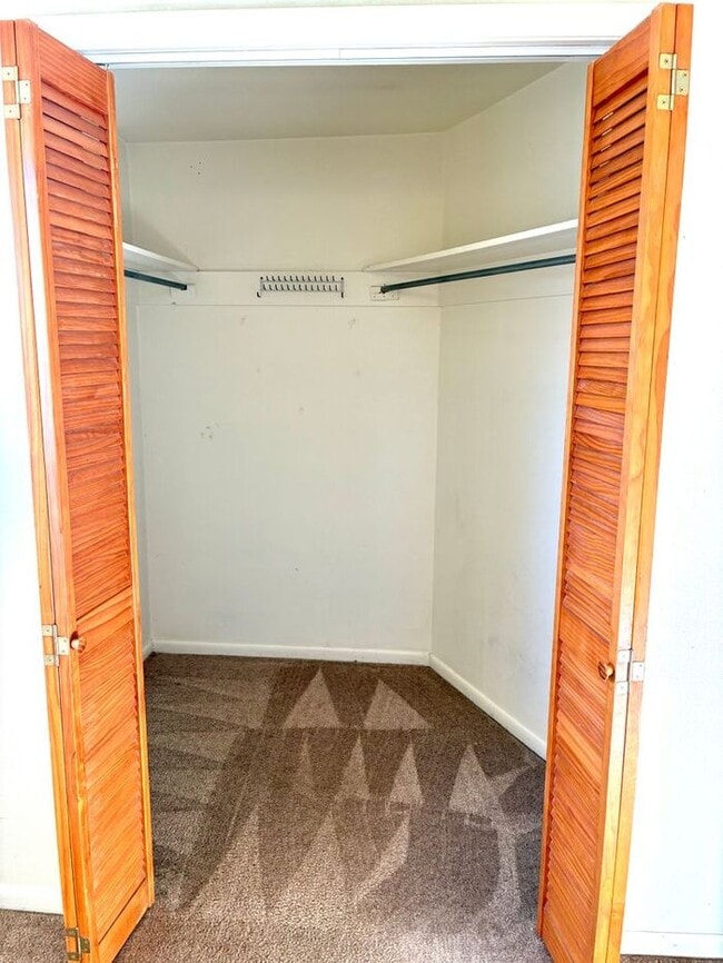 Building Photo - *** MOVE-IN SPECIAL 50% off the First Month*** Great 2 bed 1 bath within 1 mile of CSU!