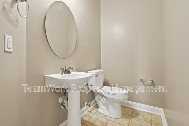 Building Photo - 9034 Parlor Dr