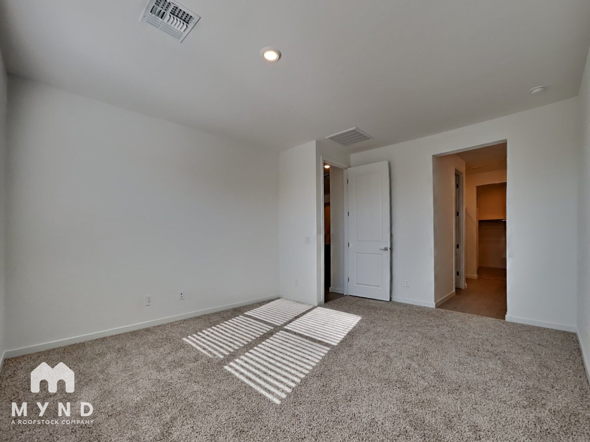 Building Photo - 17335 W Sunnyslope Ln