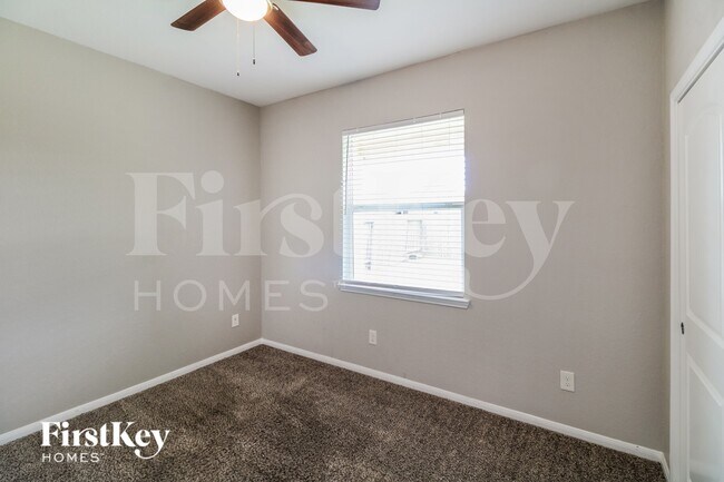 Building Photo - 4810 Bay Vista Dr