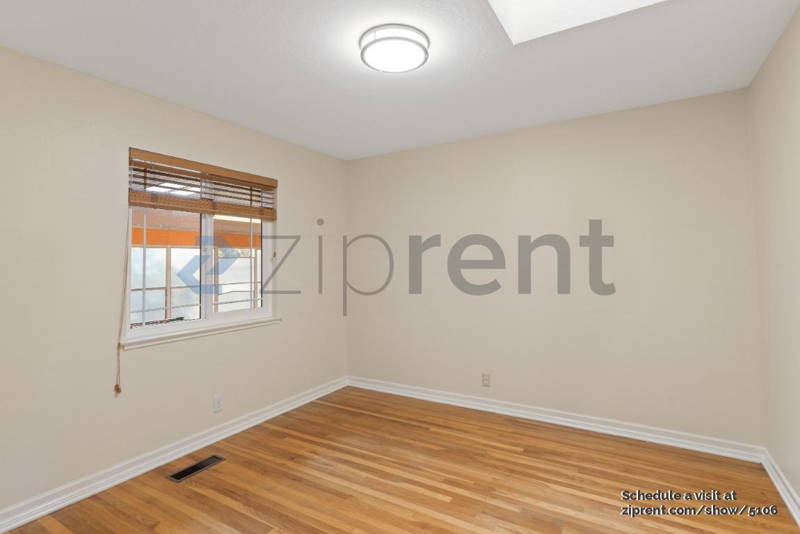 Building Photo - 1565 Klamath Dr