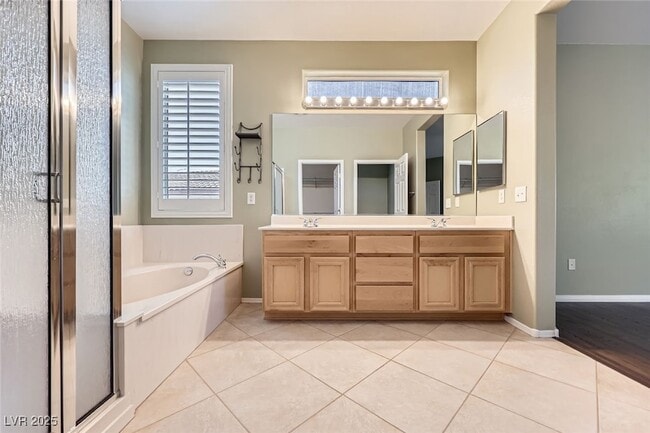 Building Photo - 2313 Fox Hills Dr