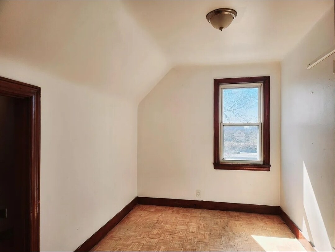 Building Photo - 11538 Nagel St