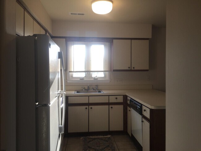 Building Photo - 3840 Atlantic Brigantine Blvd