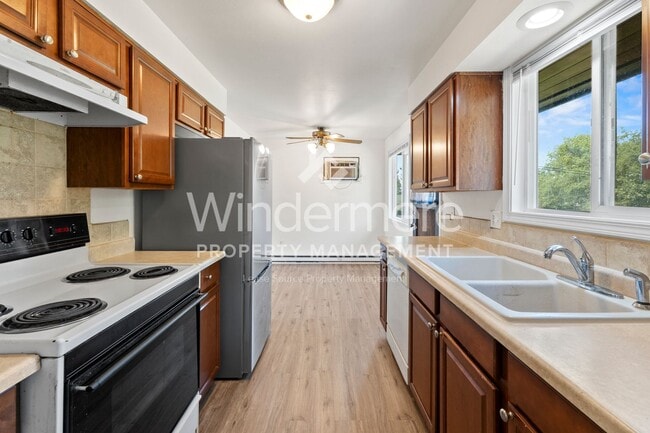 Building Photo - 1017 S Robie Rd
