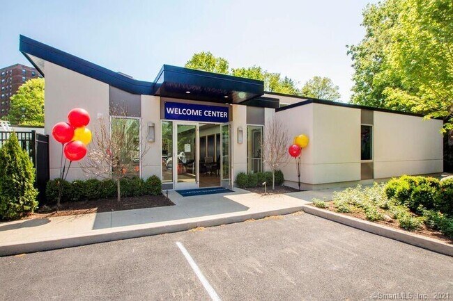 Building Photo - 1435 Bedford St