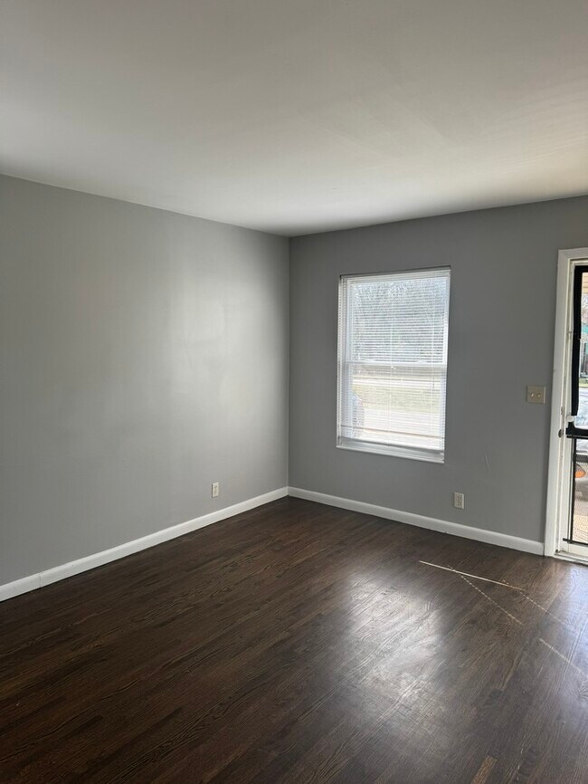 Building Photo - 1515 Rosedale Ave