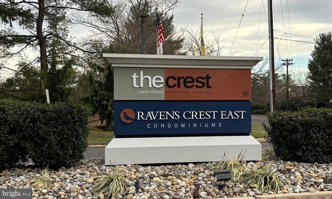 Building Photo - 1222 Ravens Crest Dr