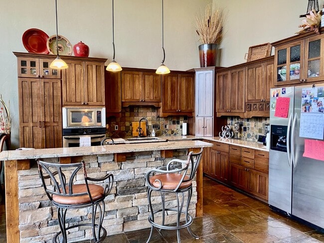 Building Photo - 97 Timberline Dr