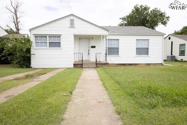 Primary Photo - 3303 Sherwood Ln