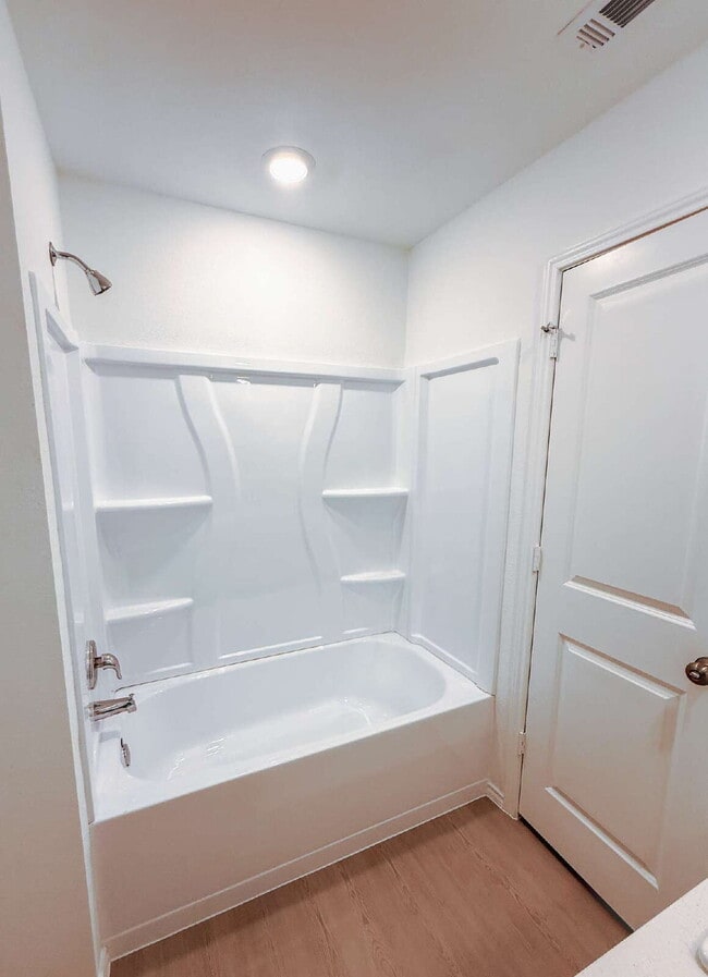 Building Photo - One Story 4 Bedroom/2Bath - For Rent - San Marcos, TX - Minutes From Shopping, Entertainment, and...